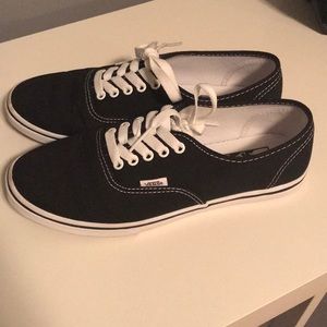 Women’s vans sneakers size 7.5